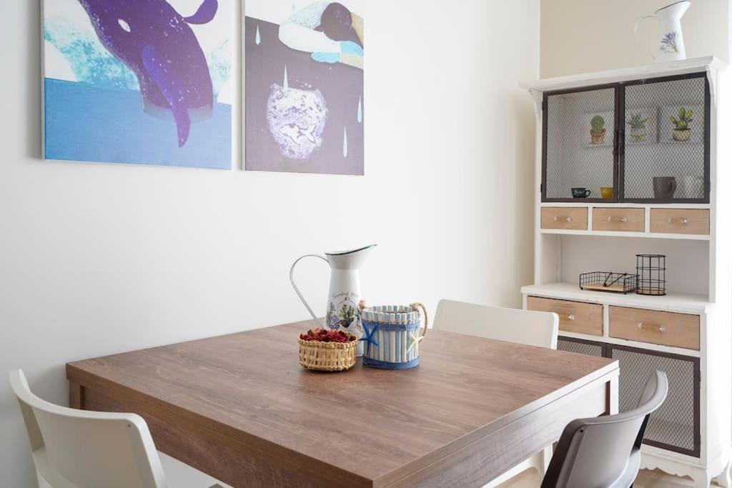 Mediterranea Apartment- Central Station - Free Wifi&Netflix Bari Eksteriør billede