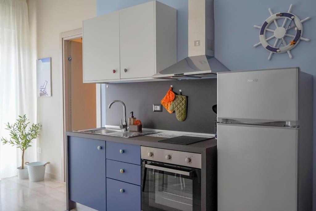 Mediterranea Apartment- Central Station - Free Wifi&Netflix Bari Eksteriør billede