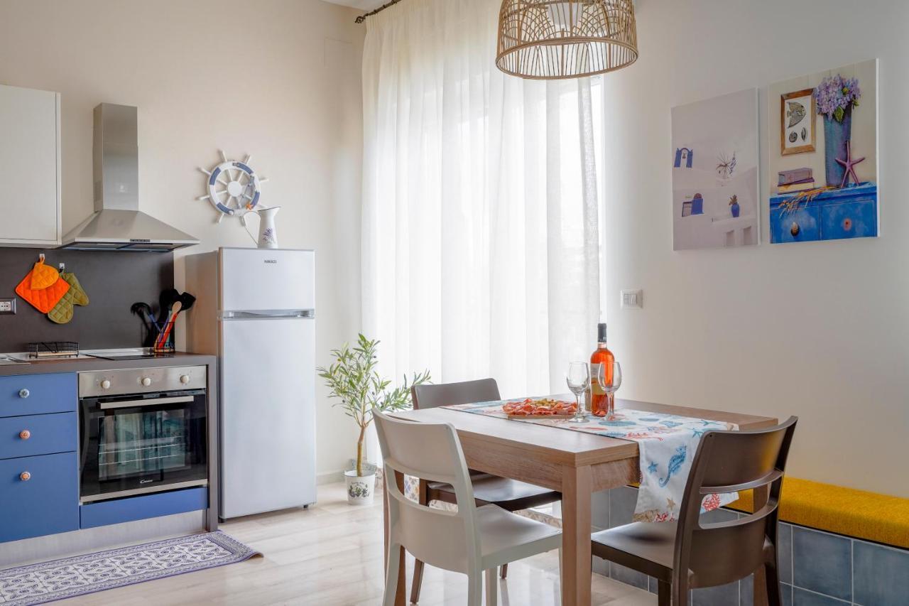 Mediterranea Apartment- Central Station - Free Wifi&Netflix Bari Eksteriør billede