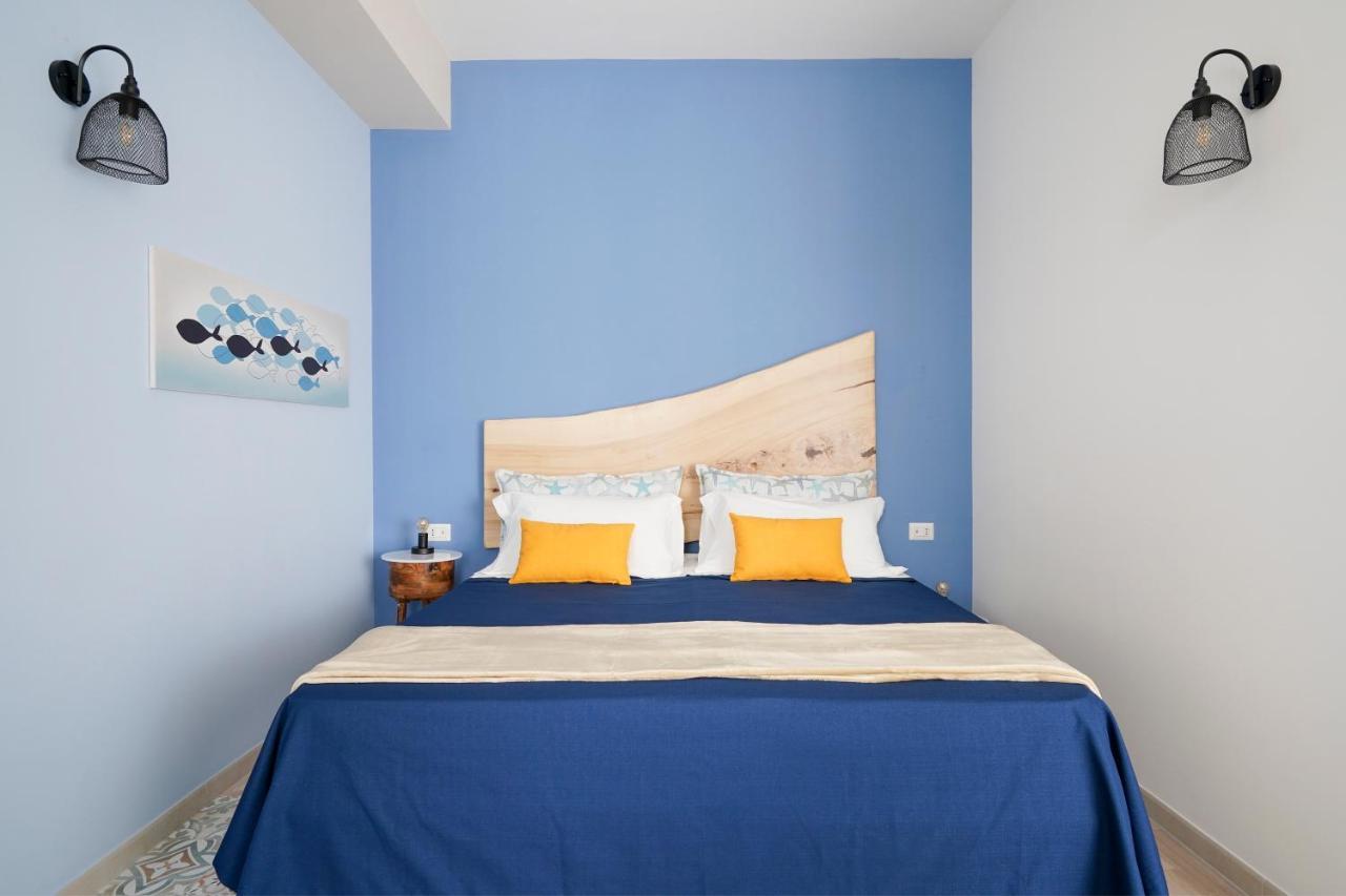 Mediterranea Apartment- Central Station - Free Wifi&Netflix Bari Eksteriør billede