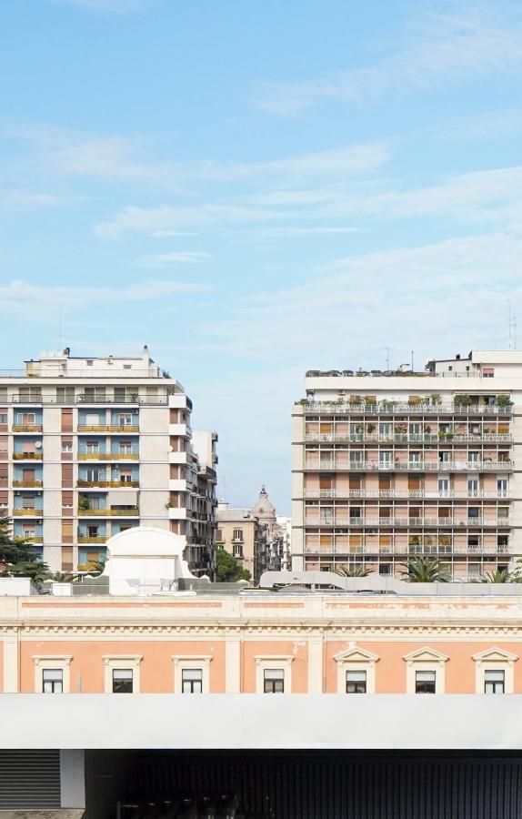 Mediterranea Apartment- Central Station - Free Wifi&Netflix Bari Eksteriør billede