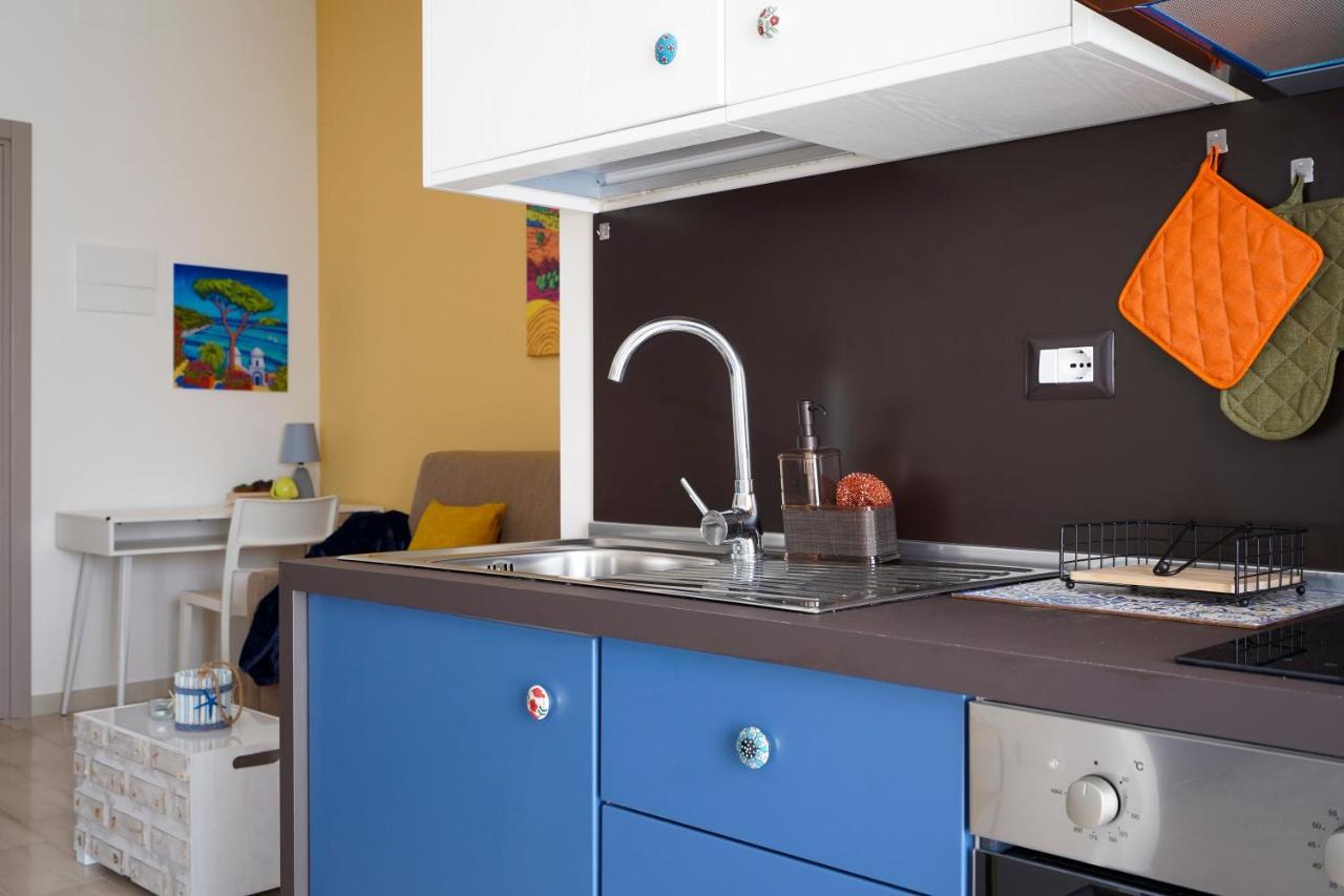 Mediterranea Apartment- Central Station - Free Wifi&Netflix Bari Eksteriør billede