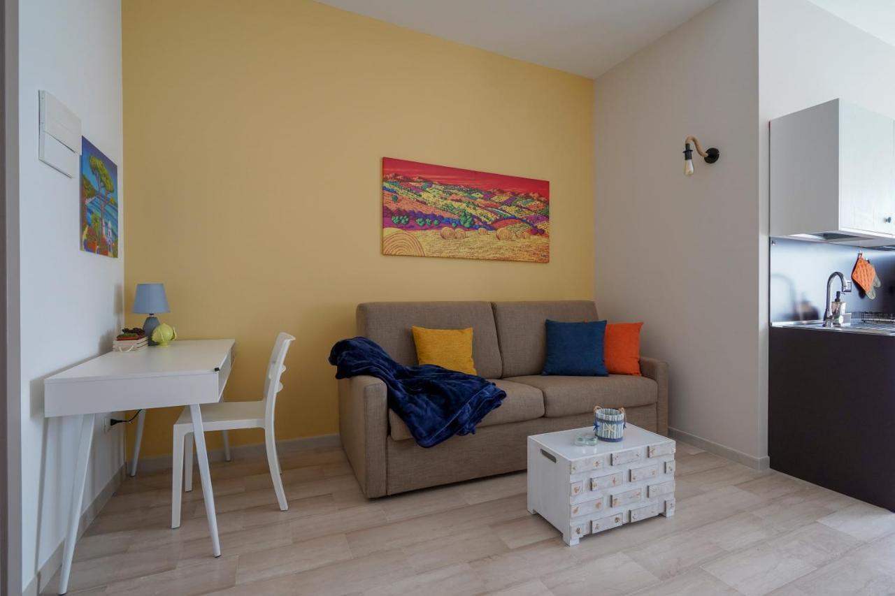 Mediterranea Apartment- Central Station - Free Wifi&Netflix Bari Eksteriør billede