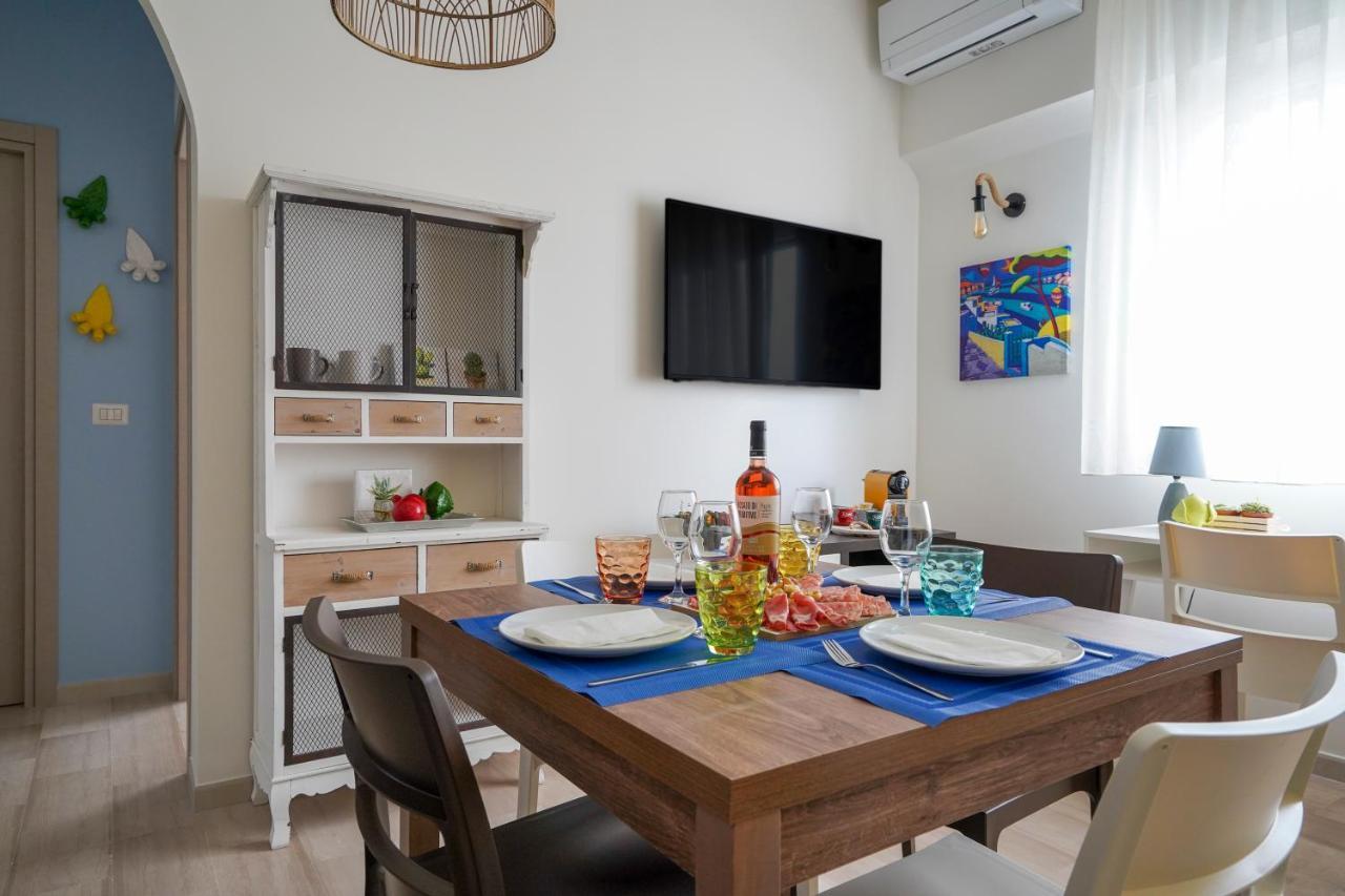 Mediterranea Apartment- Central Station - Free Wifi&Netflix Bari Eksteriør billede