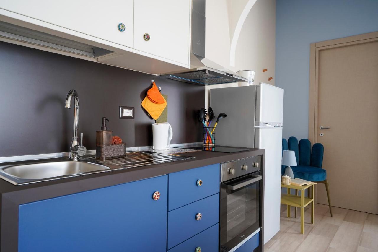 Mediterranea Apartment- Central Station - Free Wifi&Netflix Bari Eksteriør billede