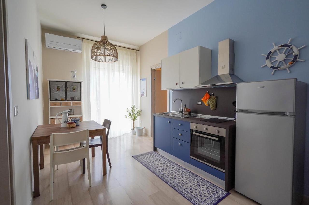 Mediterranea Apartment- Central Station - Free Wifi&Netflix Bari Eksteriør billede