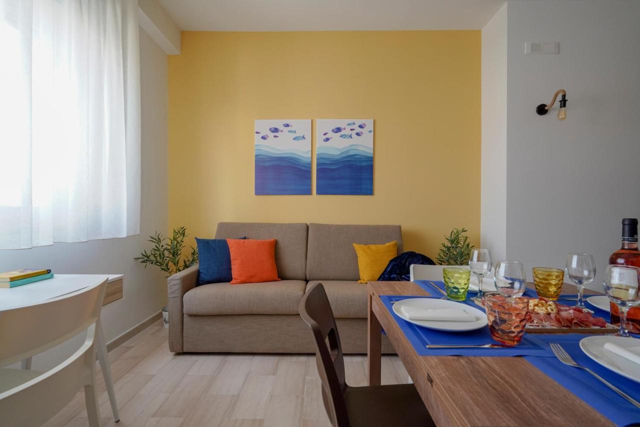 Mediterranea Apartment- Central Station - Free Wifi&Netflix Bari Eksteriør billede