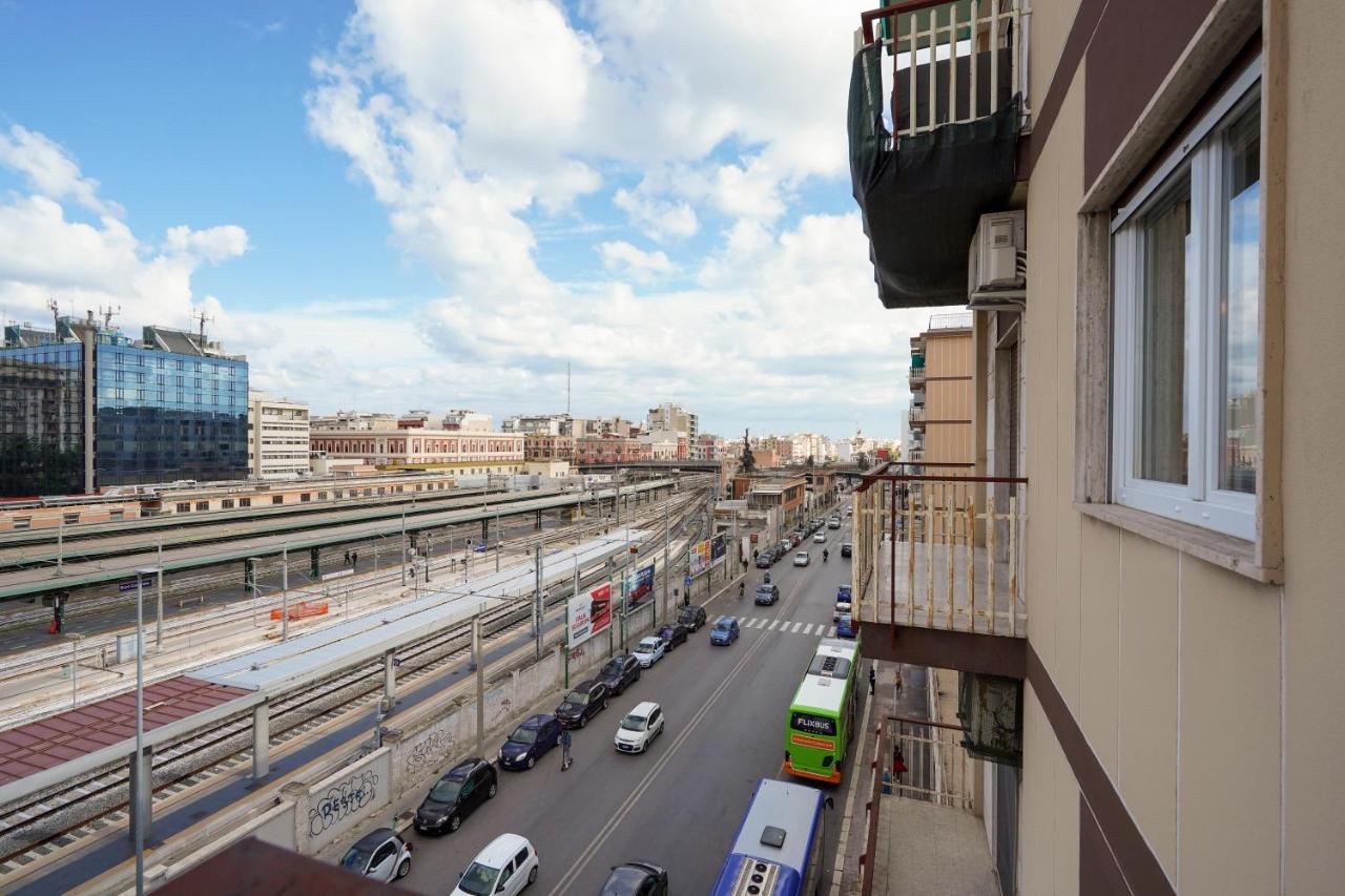 Mediterranea Apartment- Central Station - Free Wifi&Netflix Bari Eksteriør billede