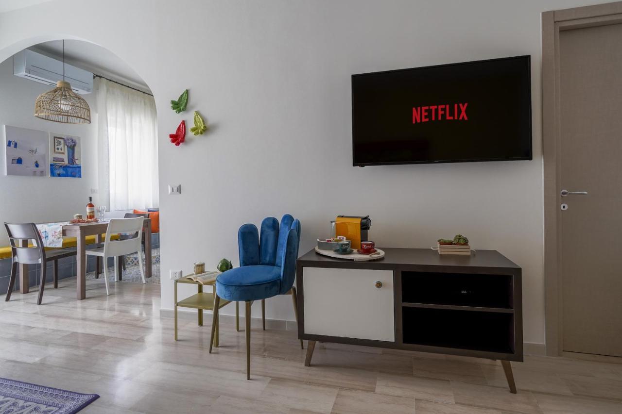 Mediterranea Apartment- Central Station - Free Wifi&Netflix Bari Eksteriør billede