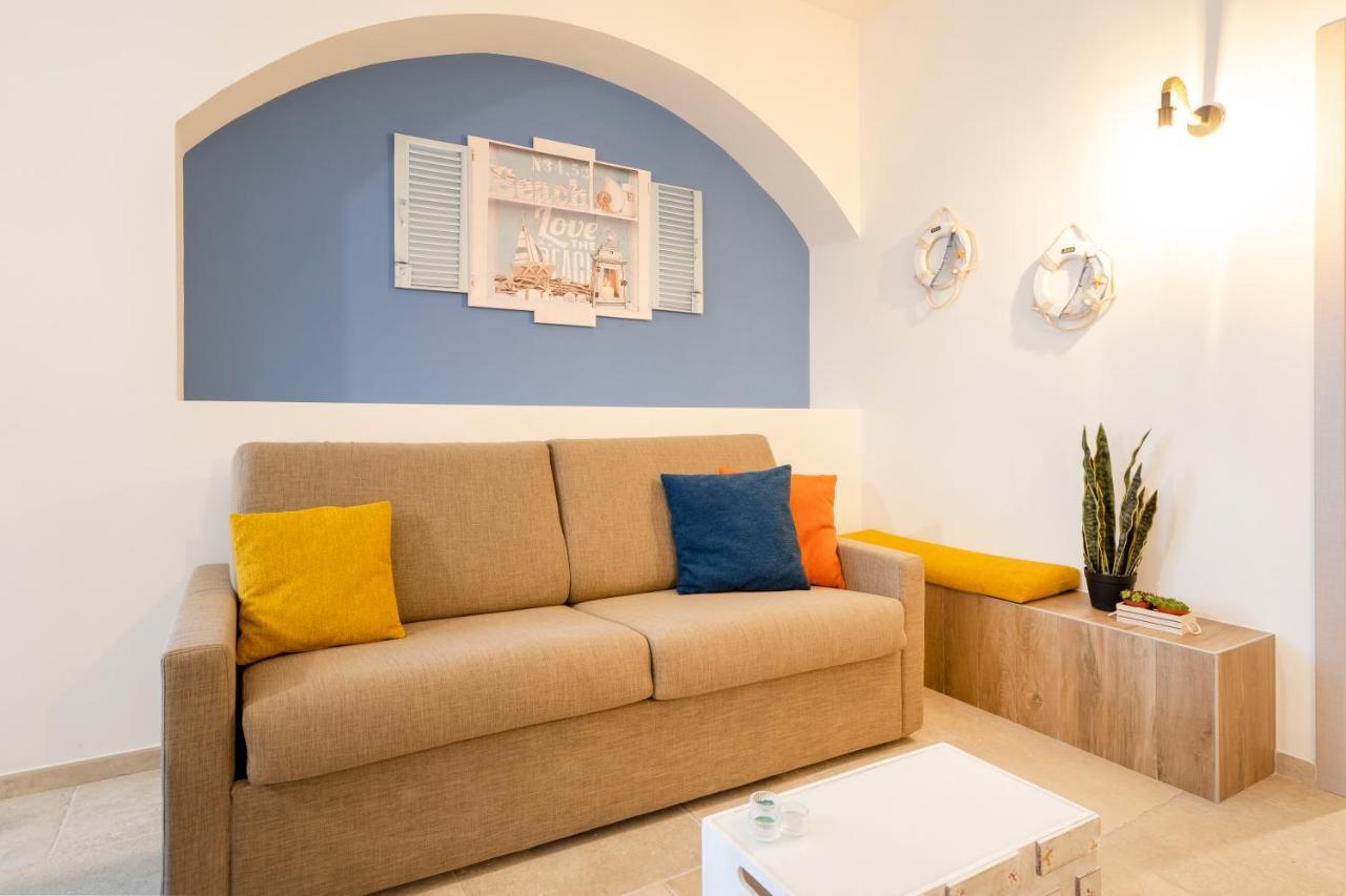 Mediterranea Apartment- Central Station - Free Wifi&Netflix Bari Eksteriør billede