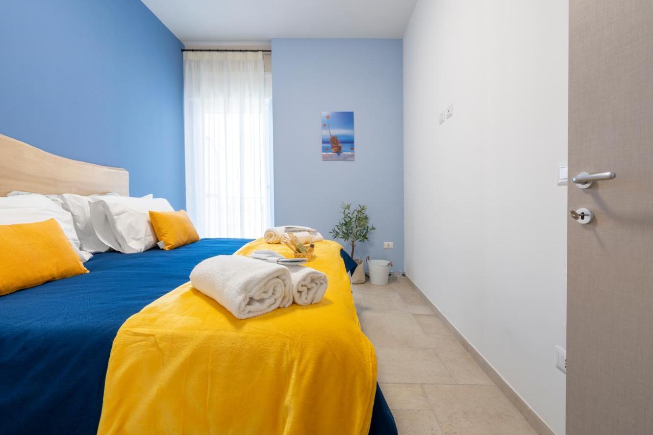 Mediterranea Apartment- Central Station - Free Wifi&Netflix Bari Eksteriør billede