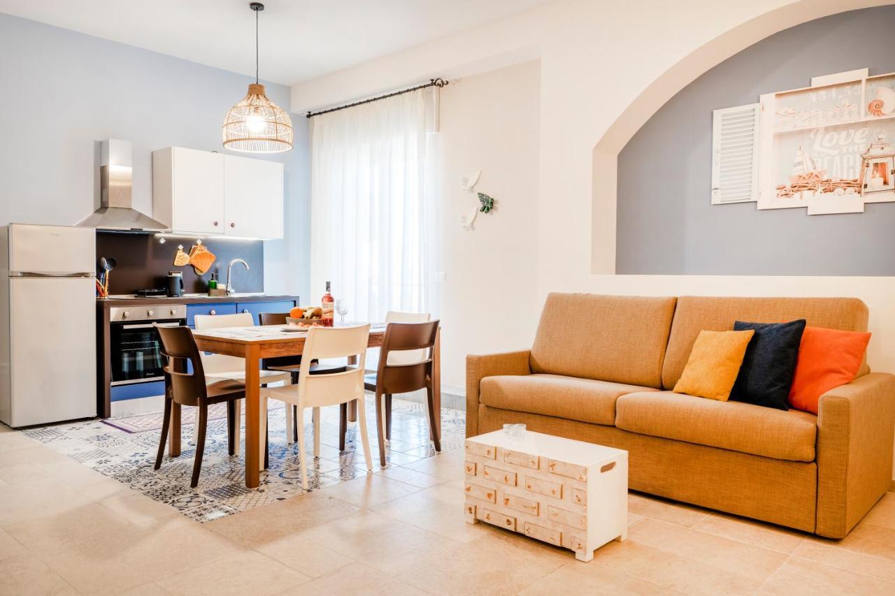 Mediterranea Apartment- Central Station - Free Wifi&Netflix Bari Eksteriør billede