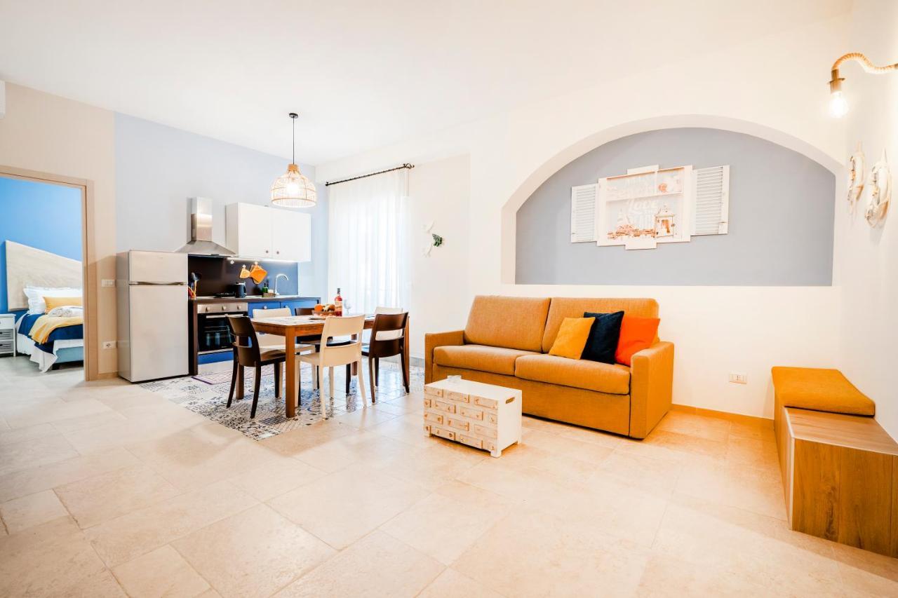 Mediterranea Apartment- Central Station - Free Wifi&Netflix Bari Eksteriør billede