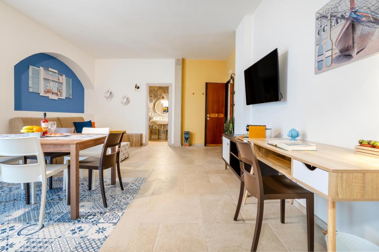 Mediterranea Apartment- Central Station - Free Wifi&Netflix Bari Eksteriør billede