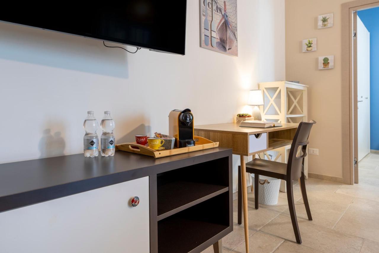 Mediterranea Apartment- Central Station - Free Wifi&Netflix Bari Eksteriør billede